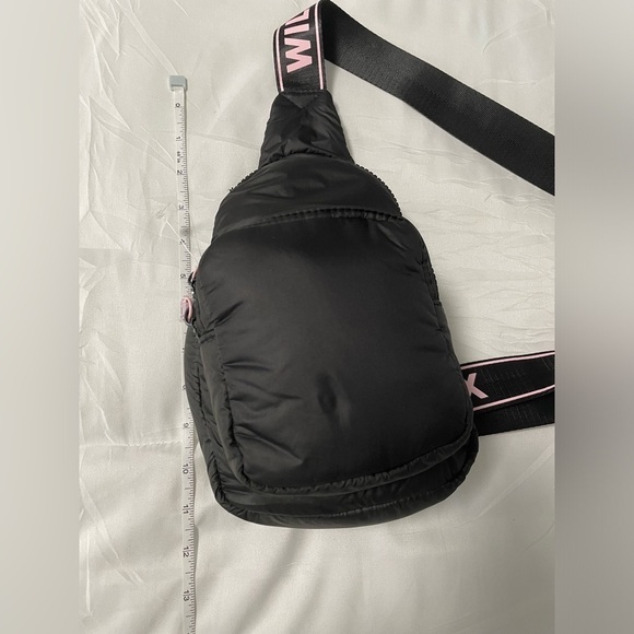 NWT WILDFOX Sling Logo Shoulder Bag Black/Pink. - Picture 13 of 14